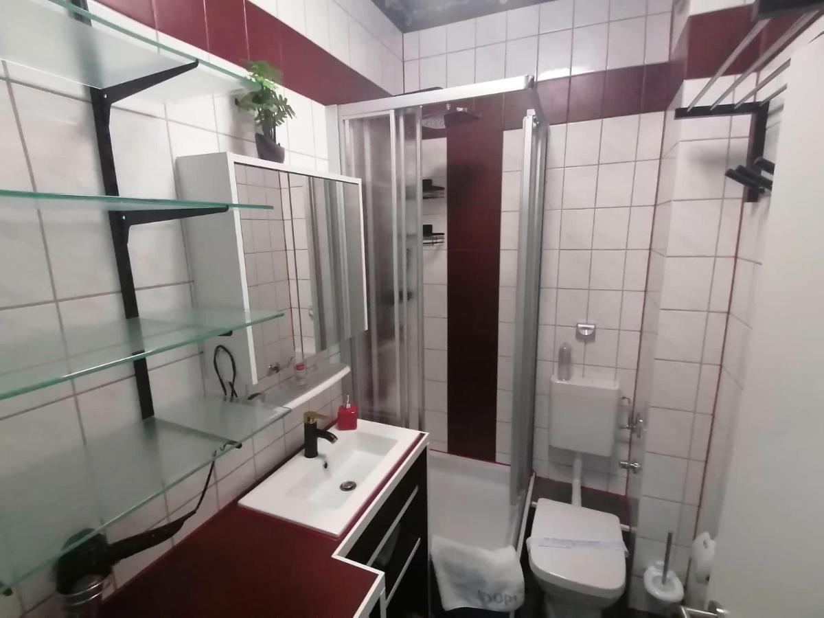 Gold Suite: Elbe Riverside Retreat With Netflix And E-bike Station Apartment