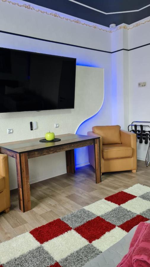 Best-preis -gold Suite- Mit Netflix, Self-check-in, Ebike Ladestation, Fahrradraum, Wlan, Netflix Und Massagesessel - Direkt Am Elberadweg Im Herzen Von Wittenberge