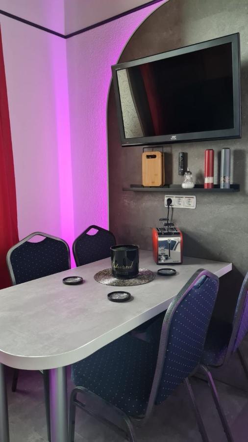 Gold Suite: Elbe Riverside Retreat With Netflix And E-bike Station