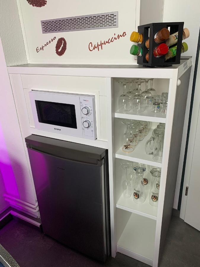 Gold Suite: Elbe Riverside Retreat With Netflix And E-bike Station Apartment *