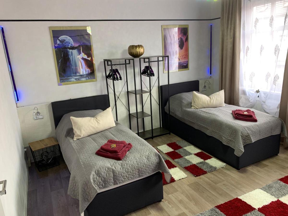 Gold Suite: Elbe Riverside Retreat With Netflix And E-bike Station Apartment Wittenberge